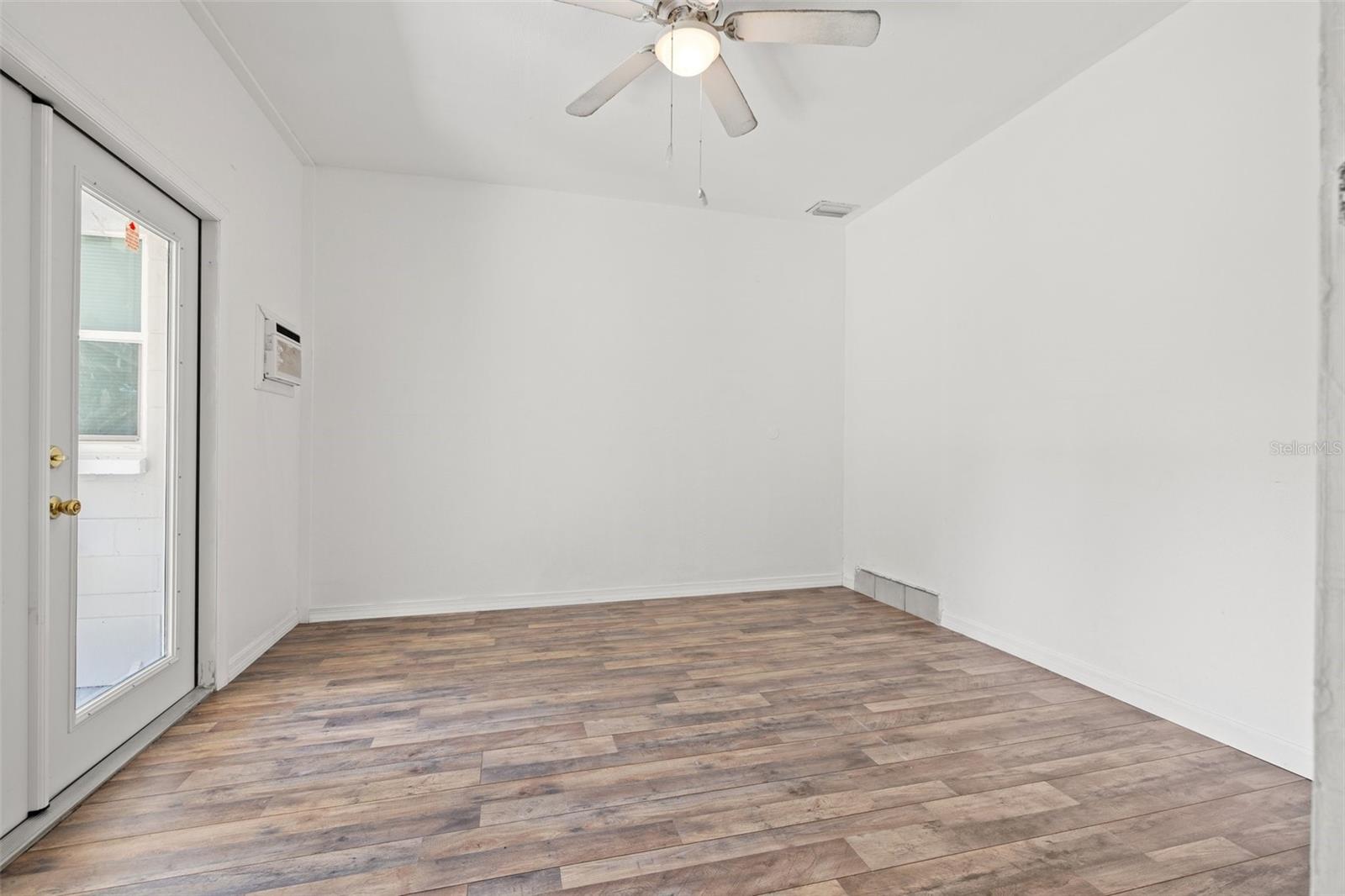 Image 3 of 18 For 1010 60th Avenue N B