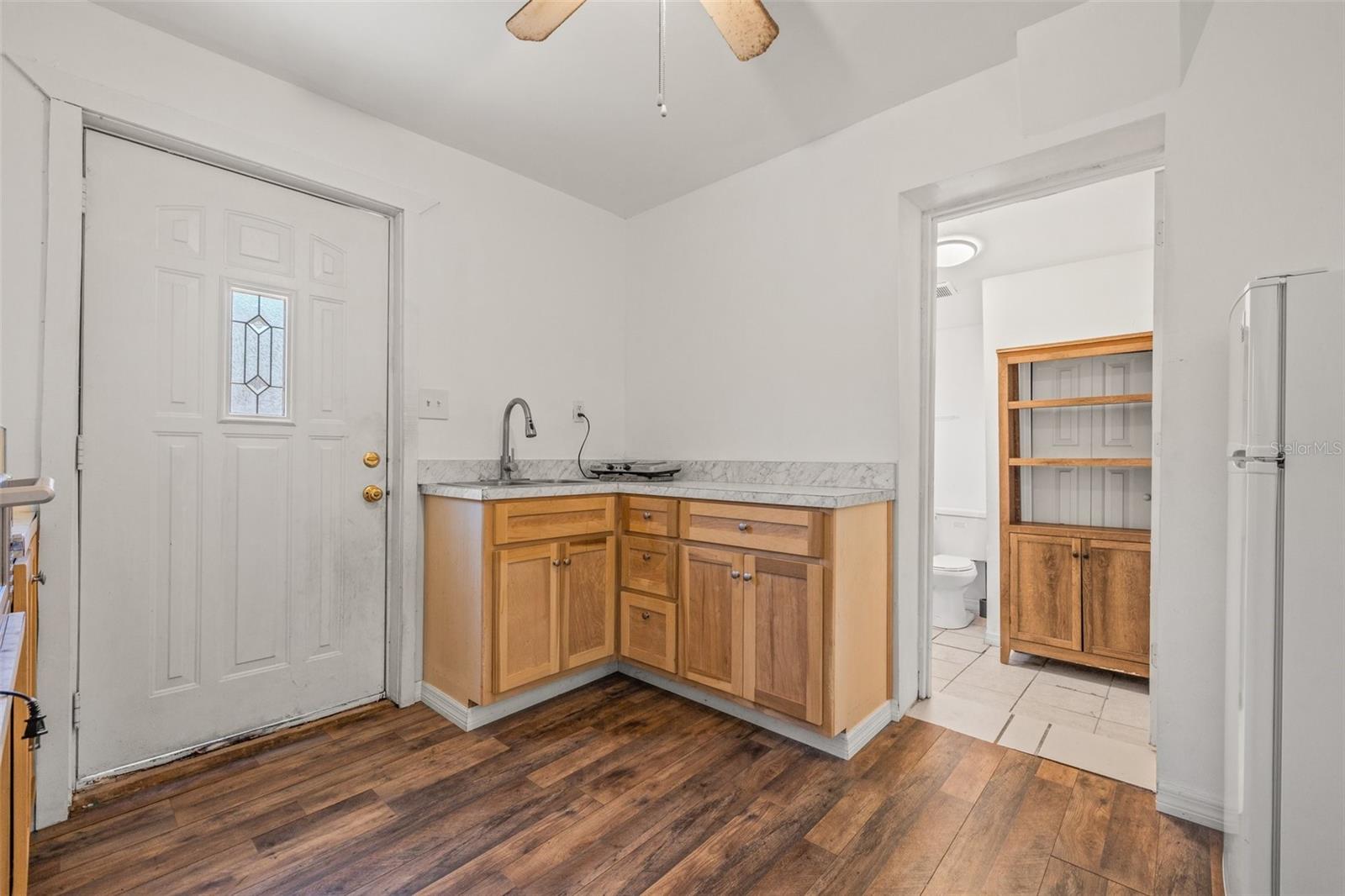 Image 5 of 18 For 1010 60th Avenue N B