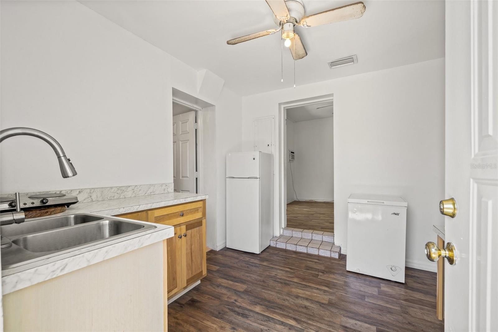 Image 8 of 18 For 1010 60th Avenue N B