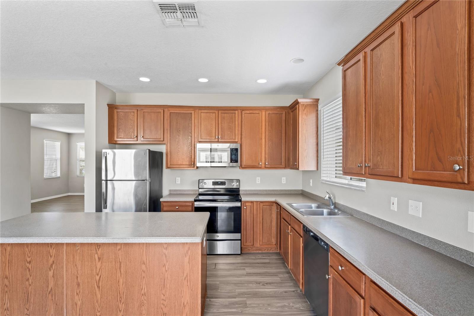 Image 6 of 27 For 18837 Litzau Lane