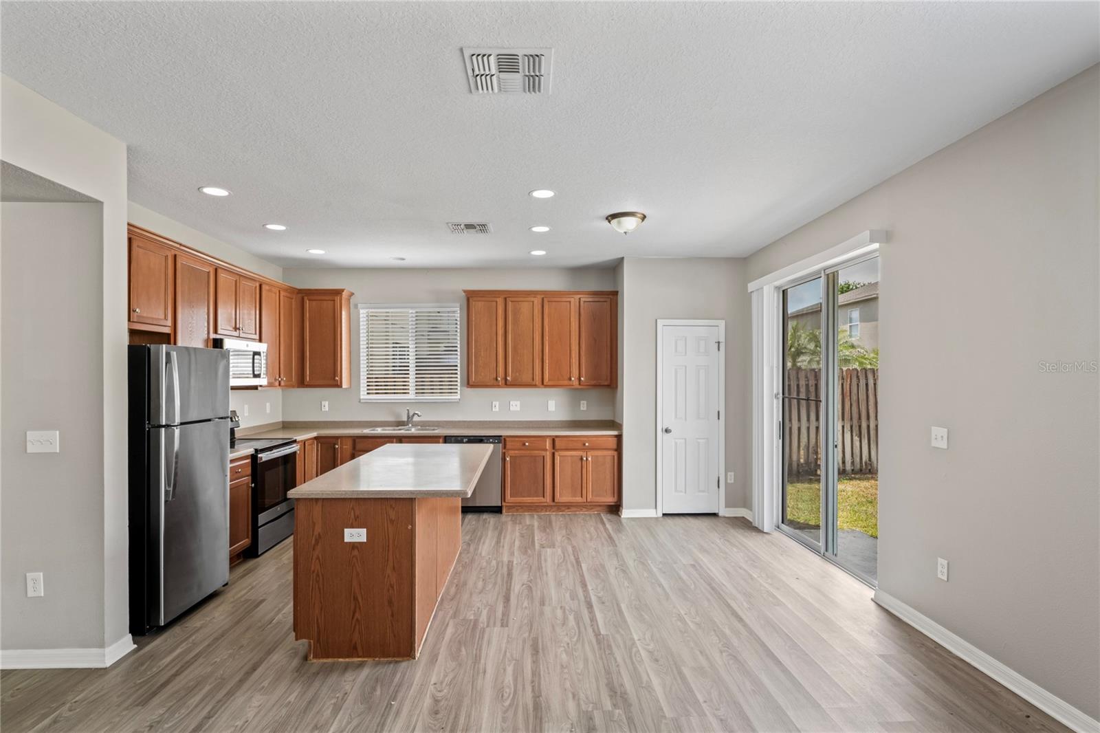 Image 8 of 27 For 18837 Litzau Lane