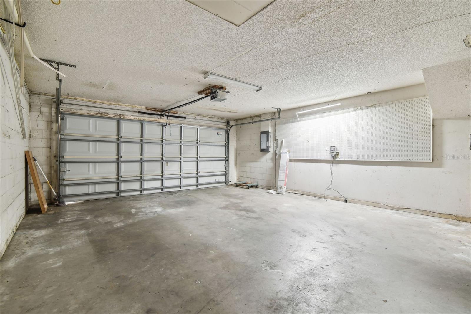 Image 21 of 51 For 16169 Gardendale Drive