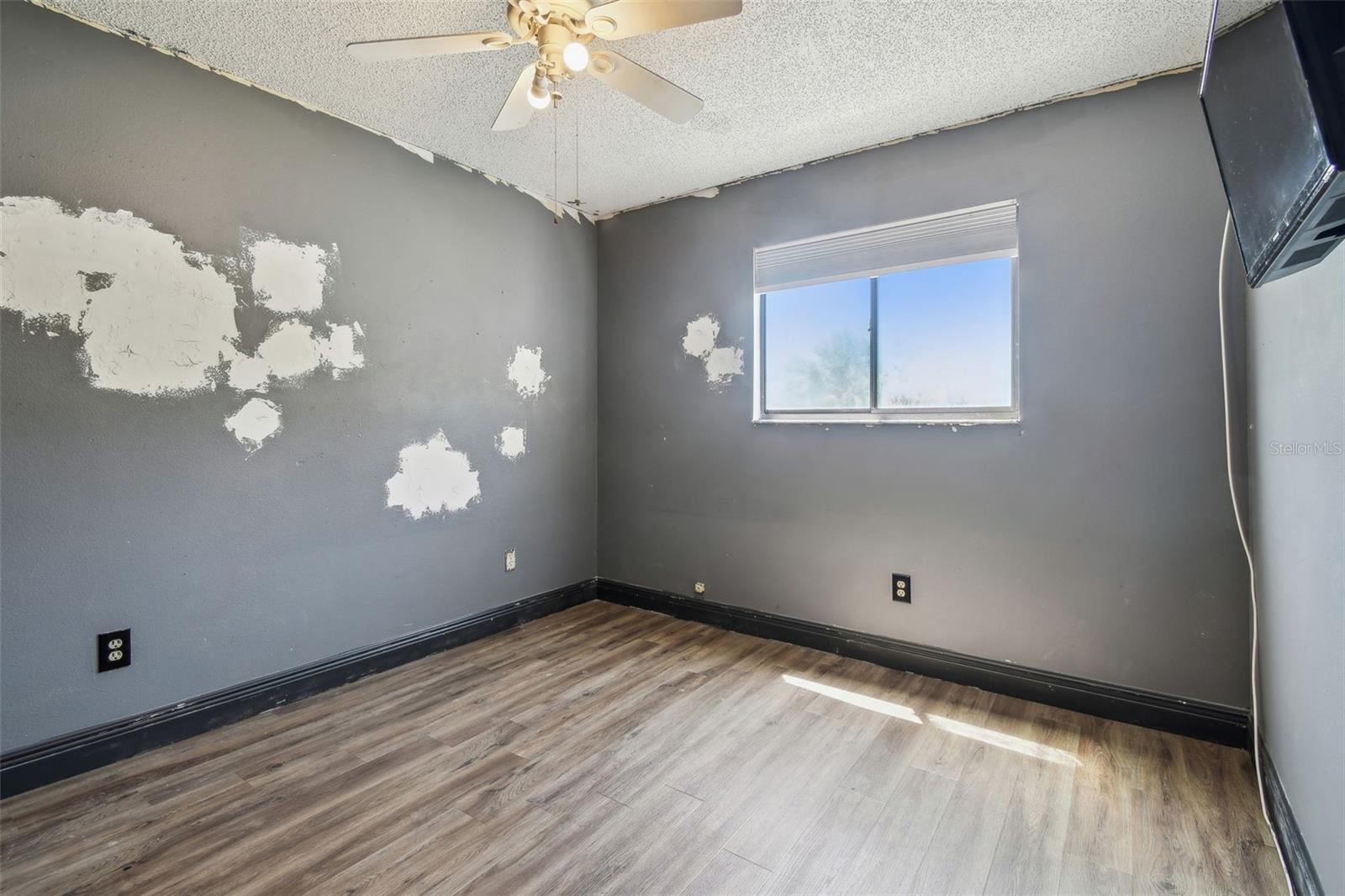 Image 36 of 51 For 16169 Gardendale Drive