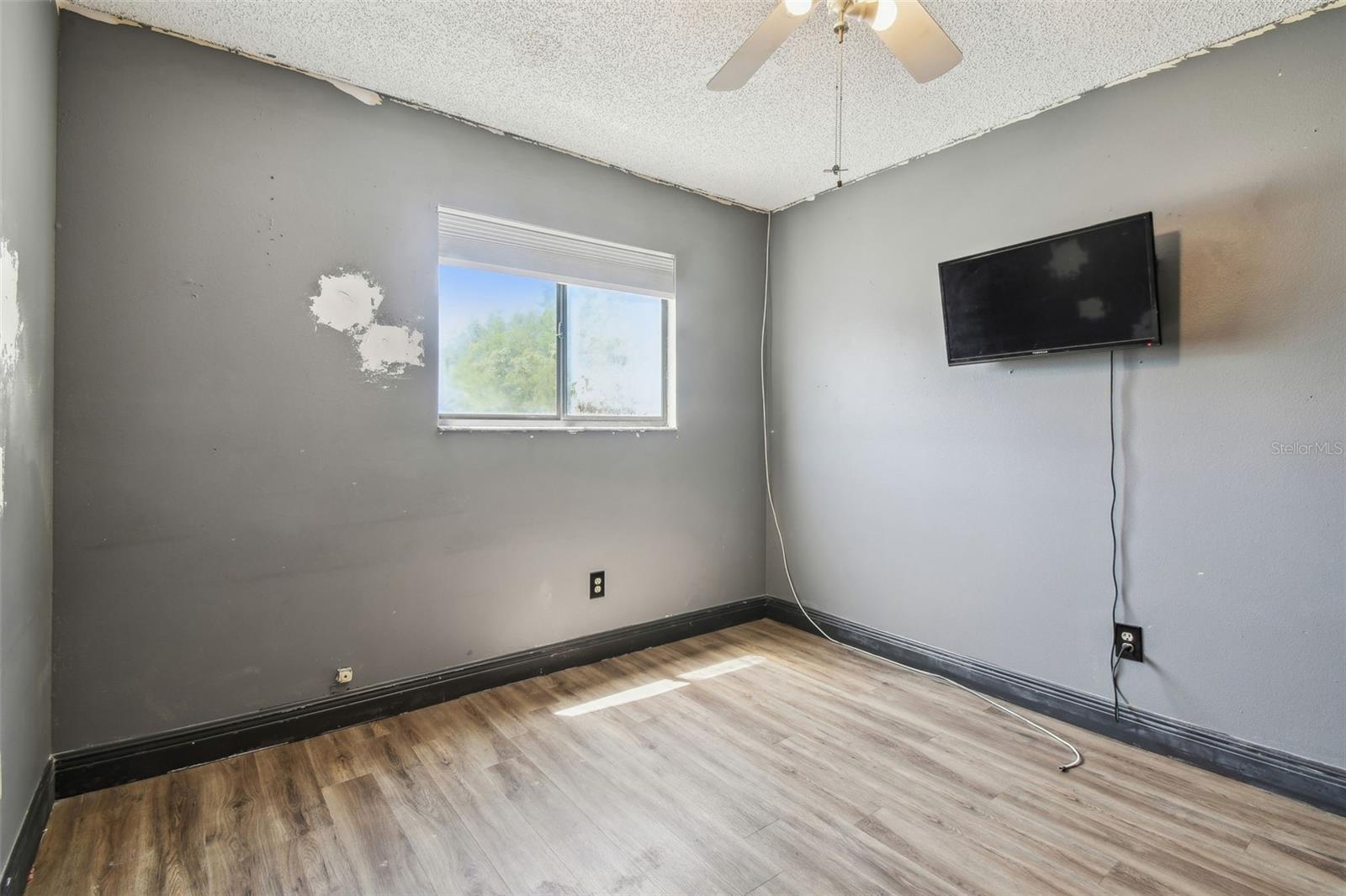 Image 37 of 51 For 16169 Gardendale Drive