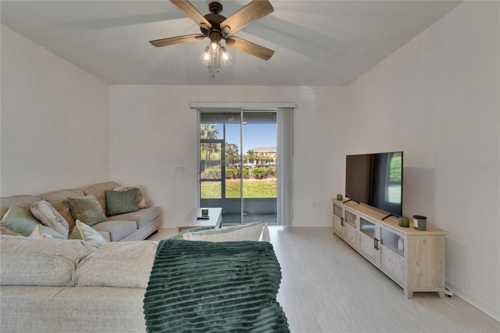Image 11 of 34 For 7013 White Treetop Place
