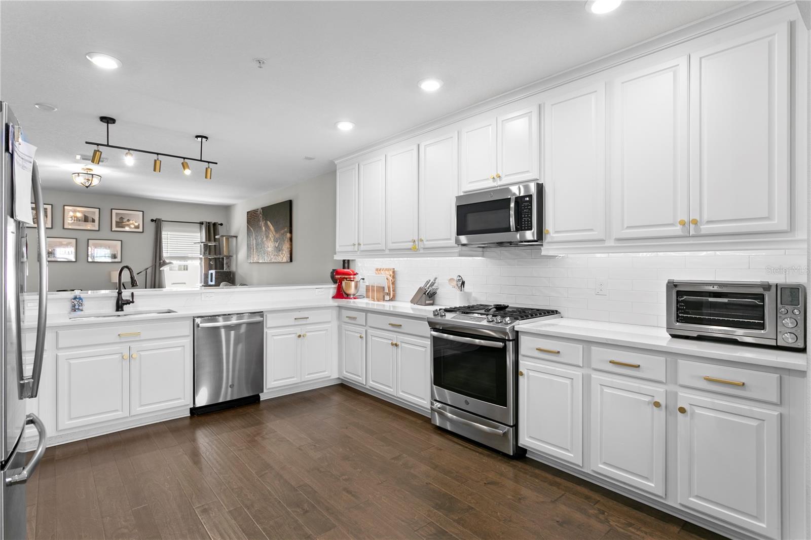 Image 11 of 56 For 4921 Paul Avenue 6