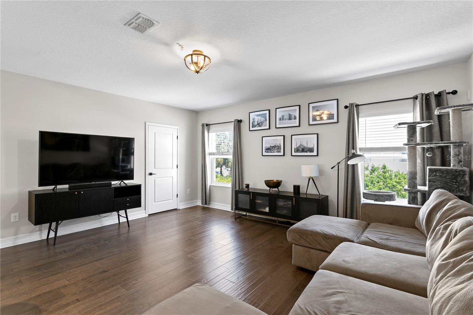 Image 18 of 56 For 4921 Paul Avenue 6