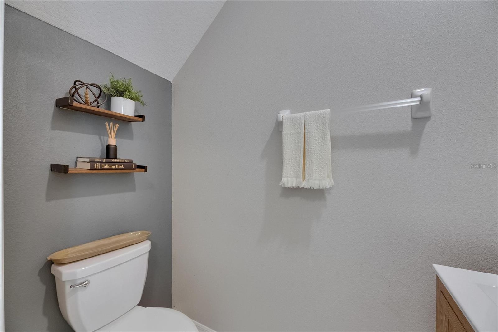 Image 10 of 78 For 15718 Fort Island Place