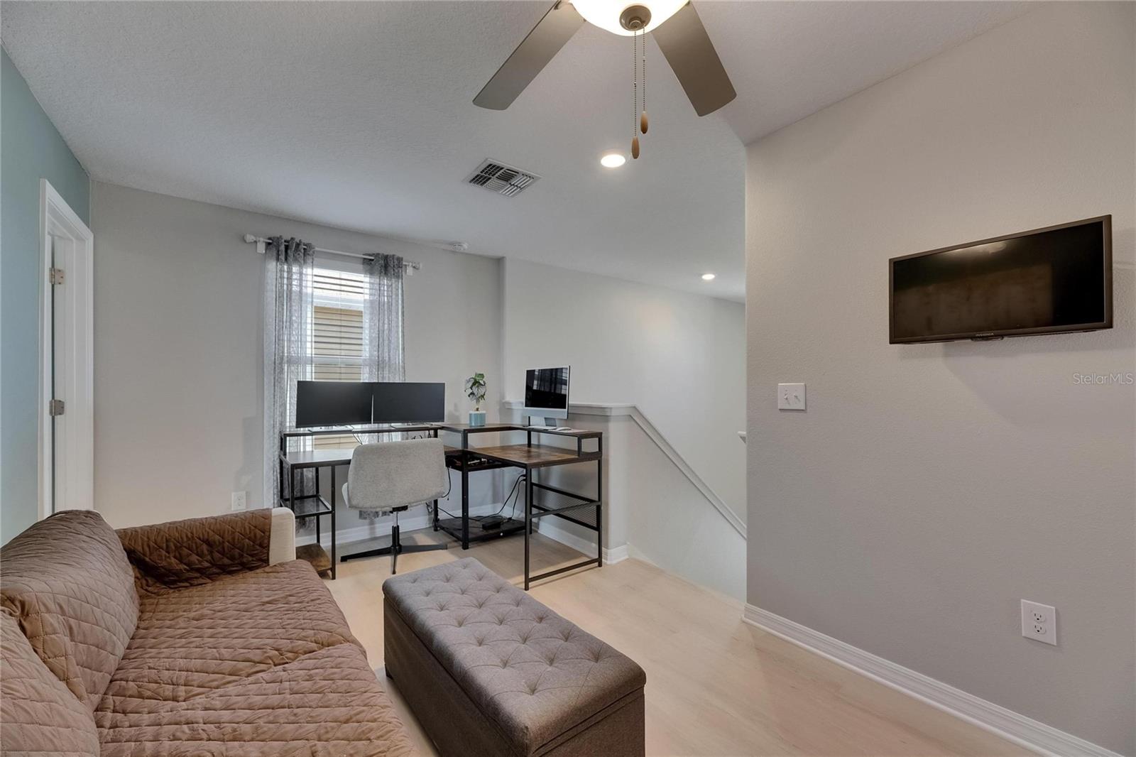 Image 33 of 78 For 15718 Fort Island Place