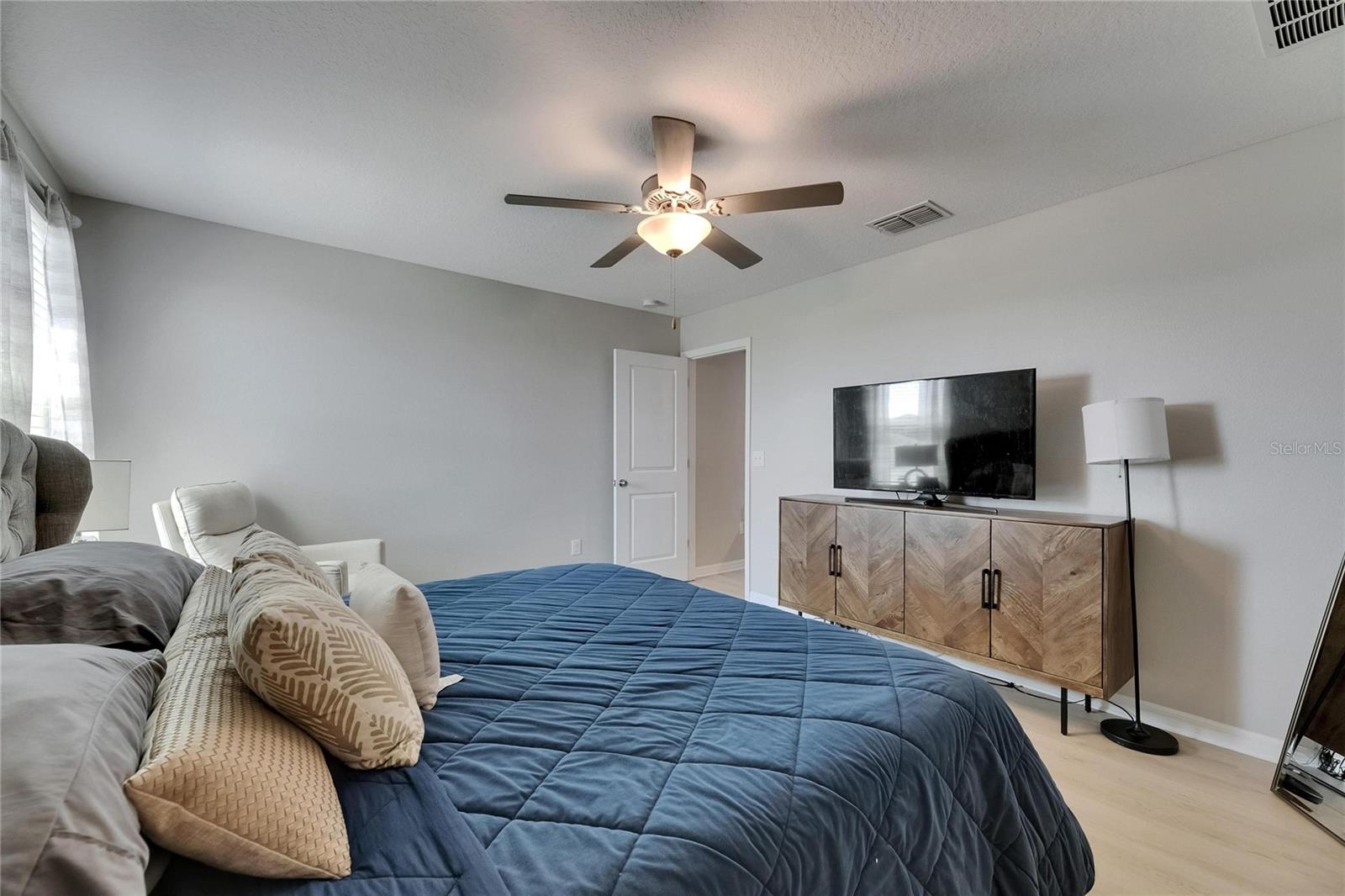 Image 37 of 78 For 15718 Fort Island Place