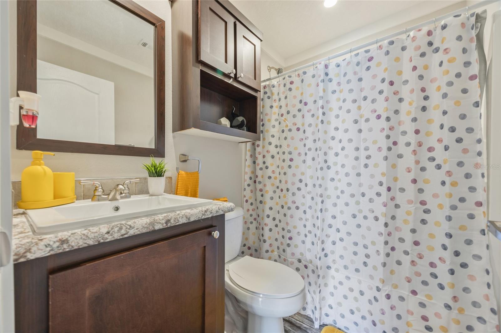 Image 18 of 34 For 4870 Woodville Street