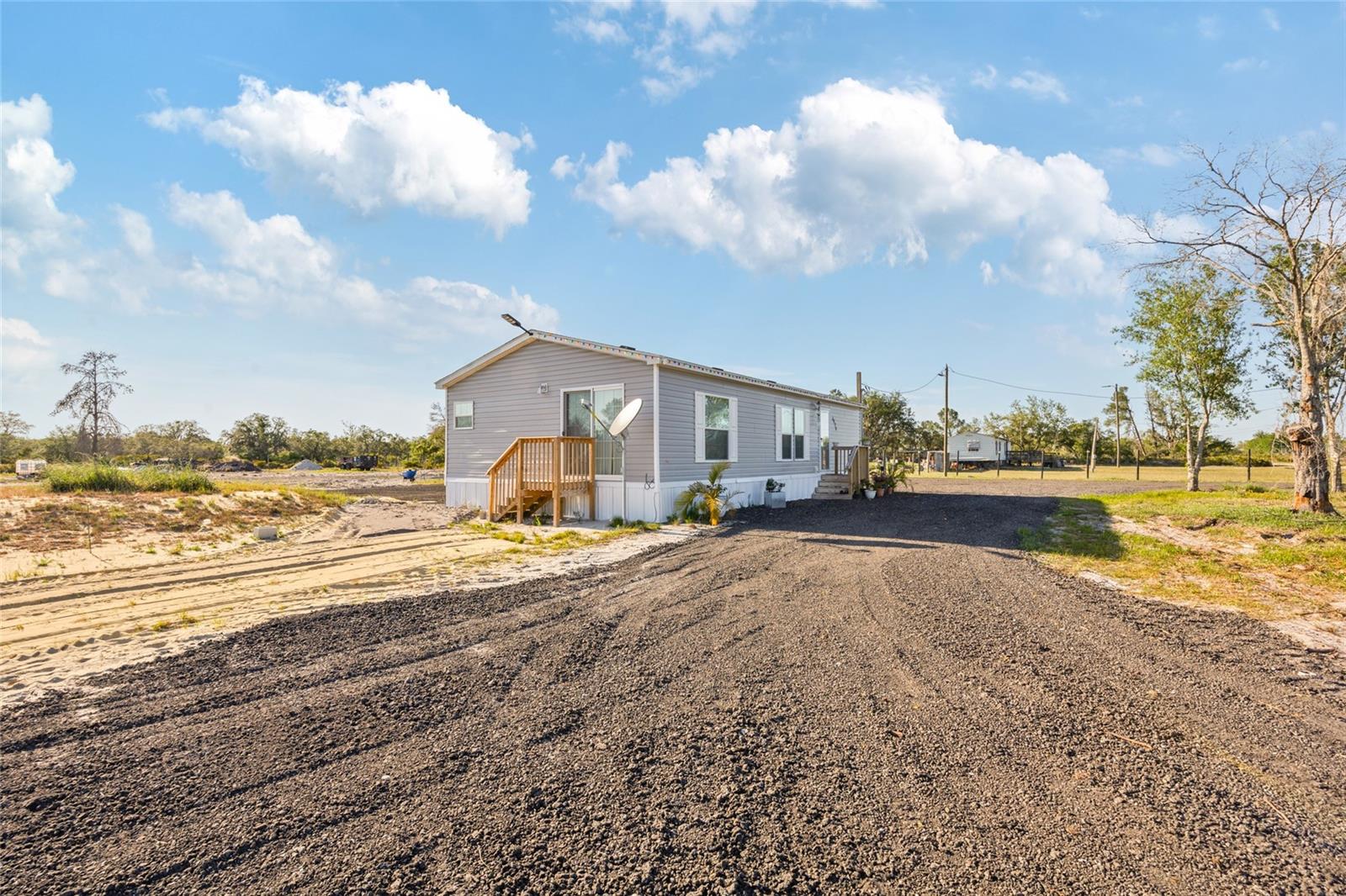 Image 3 of 34 For 4870 Woodville Street