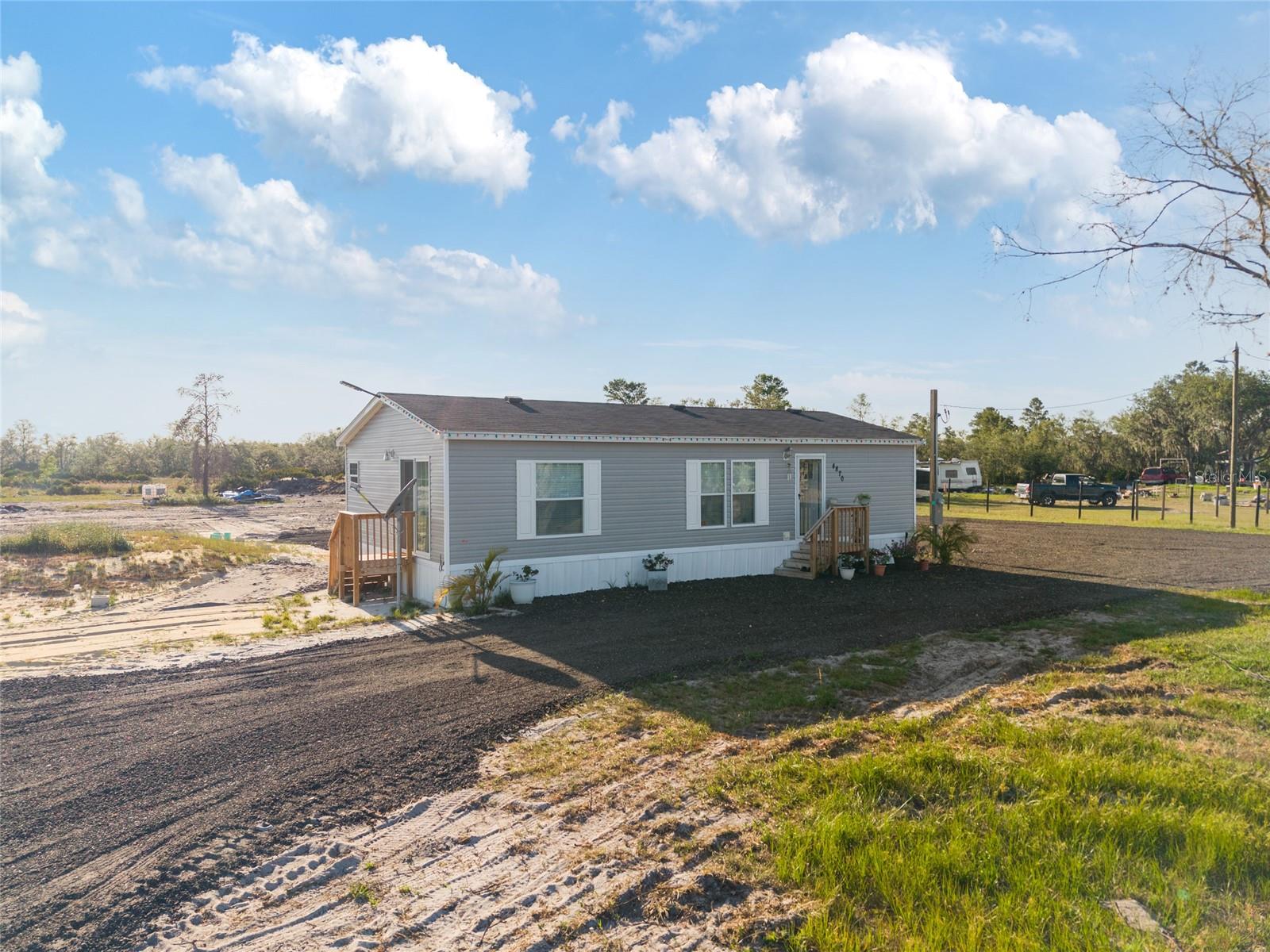 Image 4 of 34 For 4870 Woodville Street