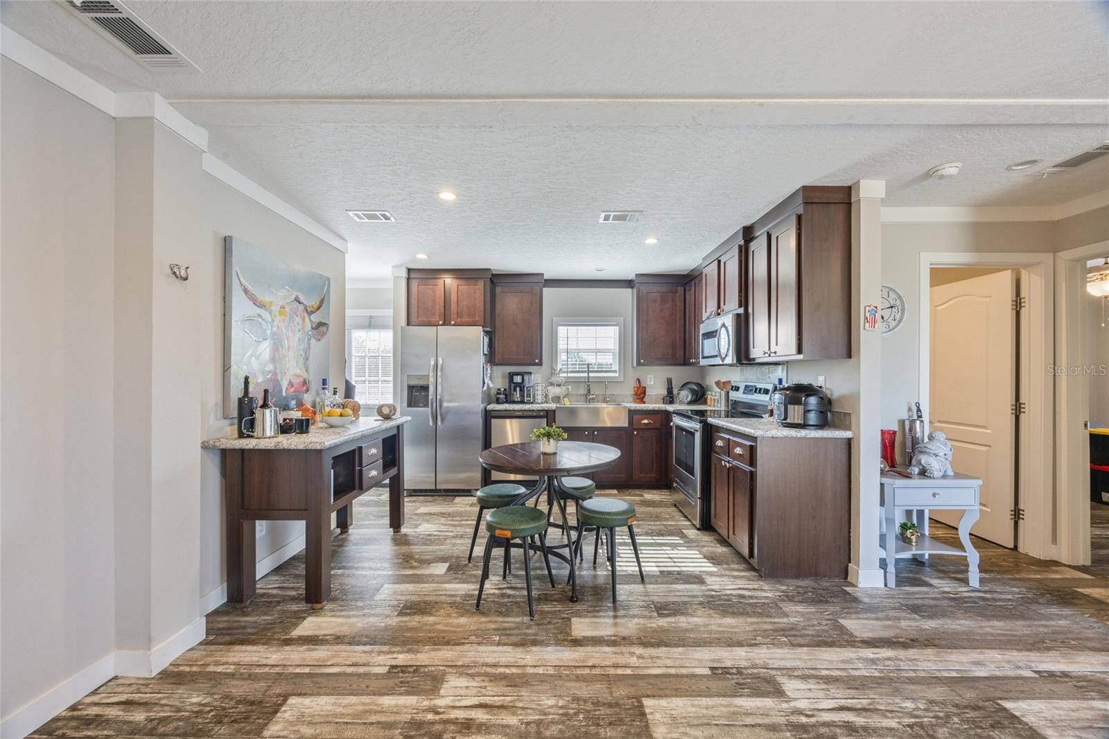 Image 6 of 34 For 4870 Woodville Street