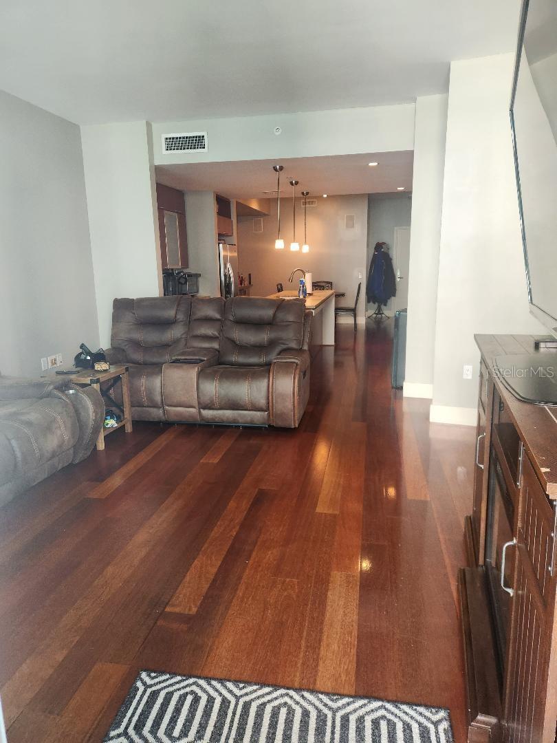 Image 3 of 16 For 912 Channelside Drive 2515
