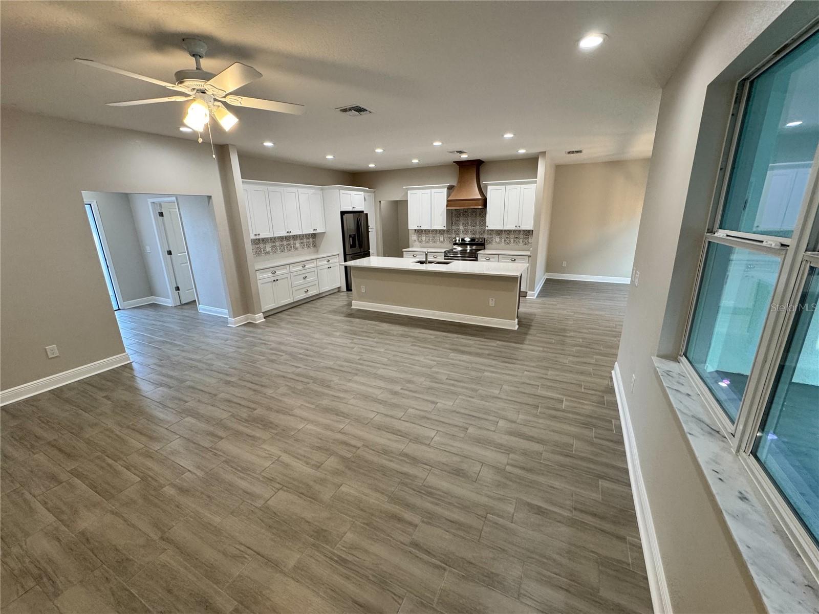 Image 15 of 74 For 37565 Teri Court