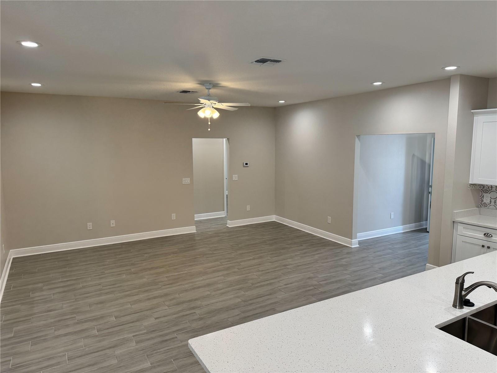 Image 16 of 74 For 37565 Teri Court