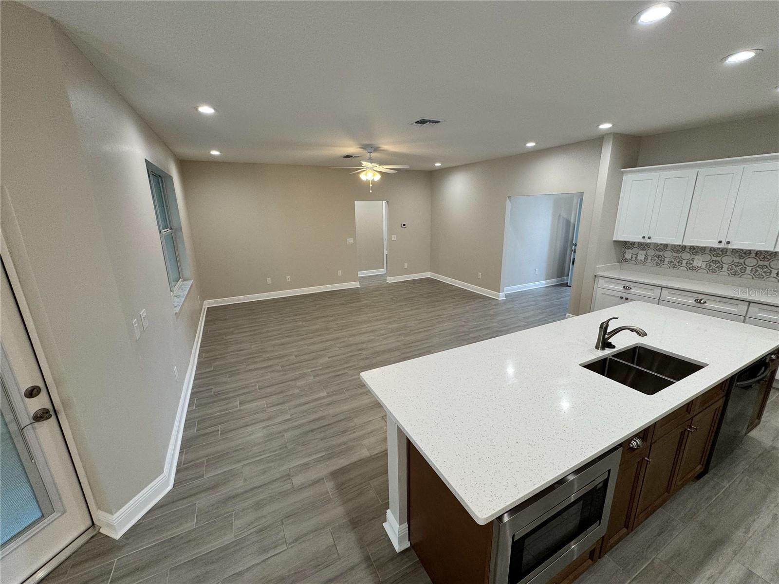 Image 17 of 74 For 37565 Teri Court