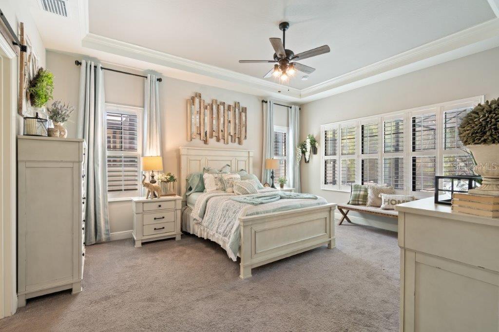 Listing photo id 10 for 922 Grand Cresta Avenue