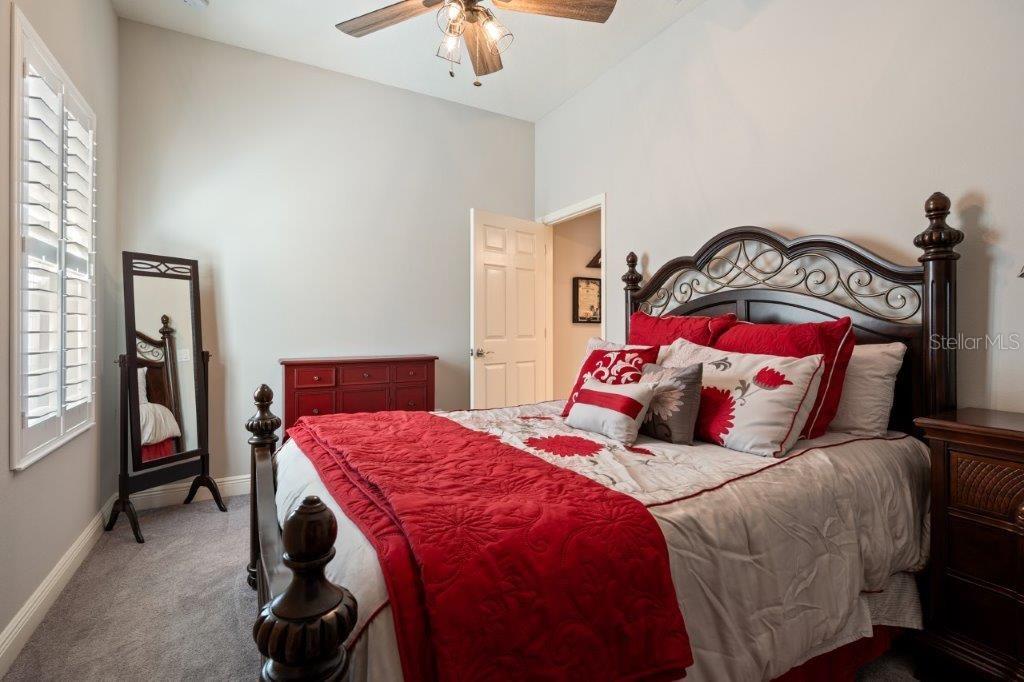 Listing photo id 14 for 922 Grand Cresta Avenue