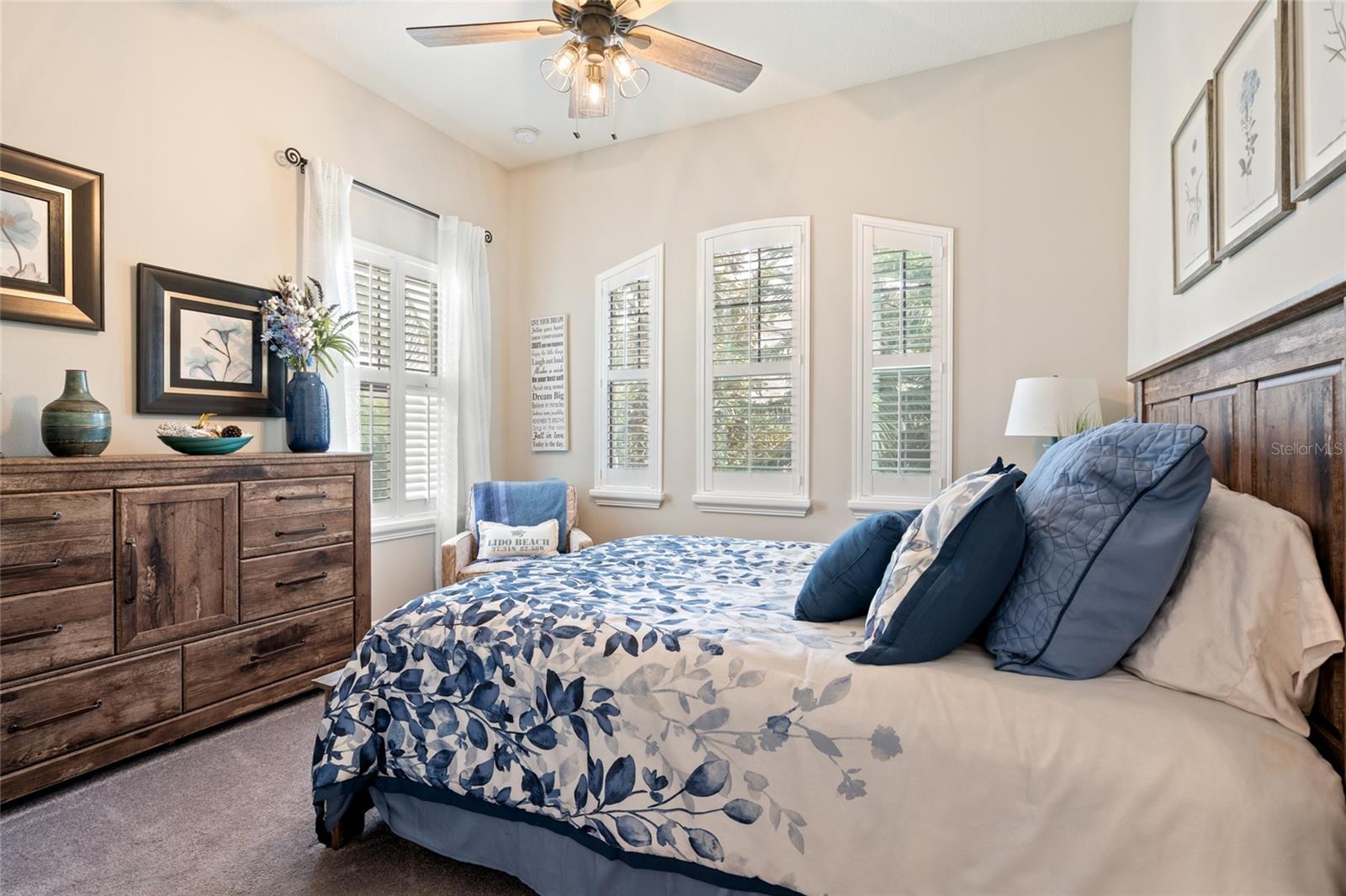 Listing photo id 16 for 922 Grand Cresta Avenue