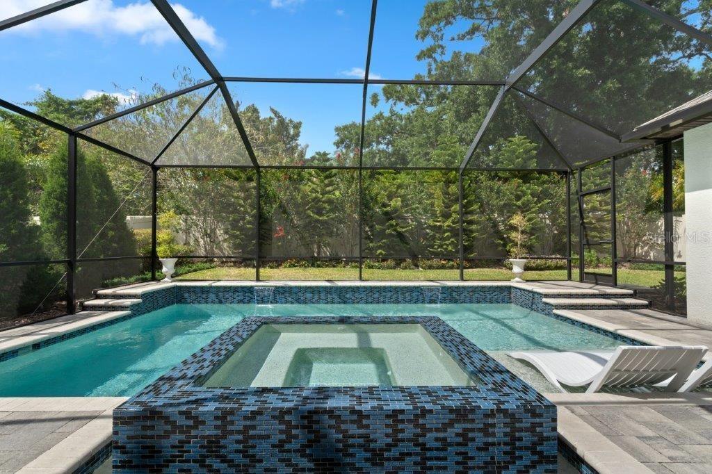 Listing photo id 20 for 922 Grand Cresta Avenue