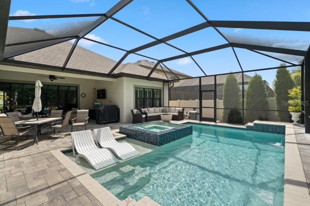 Listing photo id 22 for 922 Grand Cresta Avenue