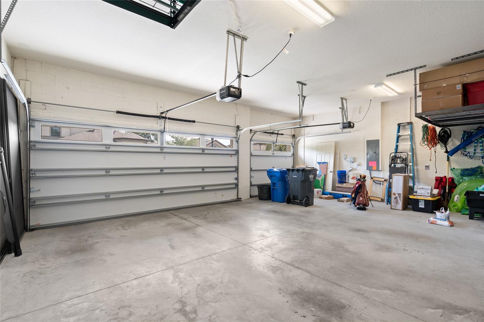 Listing photo id 24 for 922 Grand Cresta Avenue