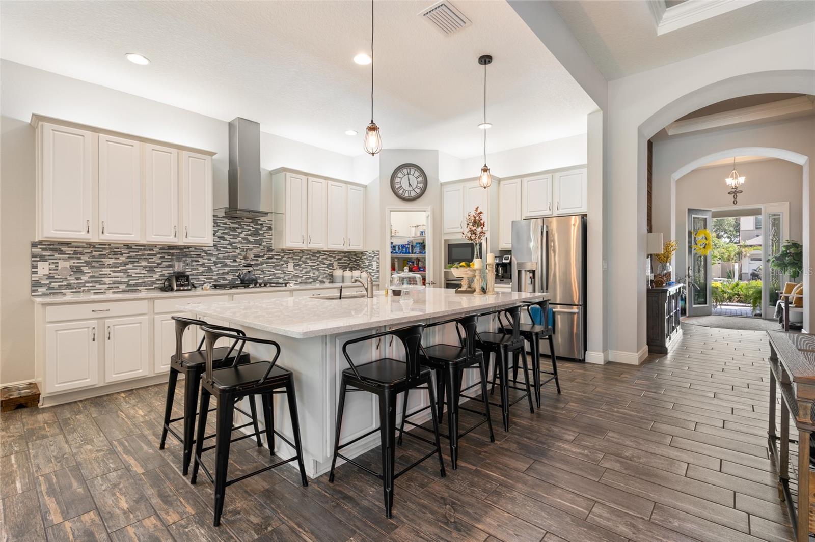Listing photo id 6 for 922 Grand Cresta Avenue