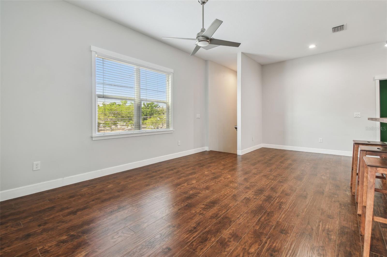 Listing photo id 21 for 720 22nd Street