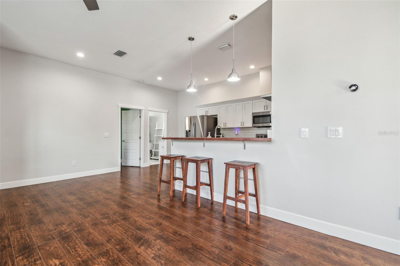 Listing photo id 26 for 720 22nd Street