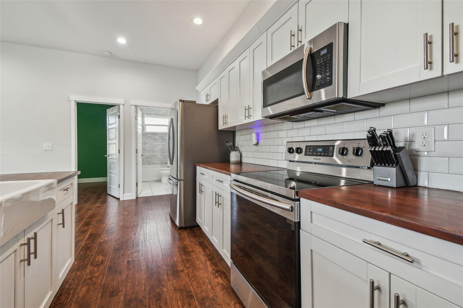 Listing photo id 31 for 720 22nd Street