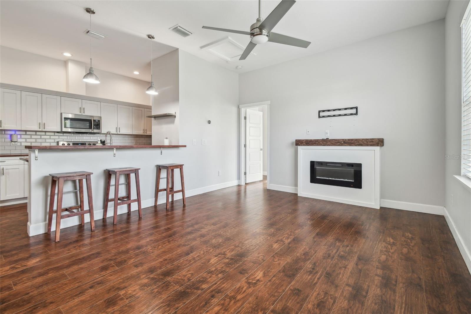 Listing photo id 2 for 720 22nd Street