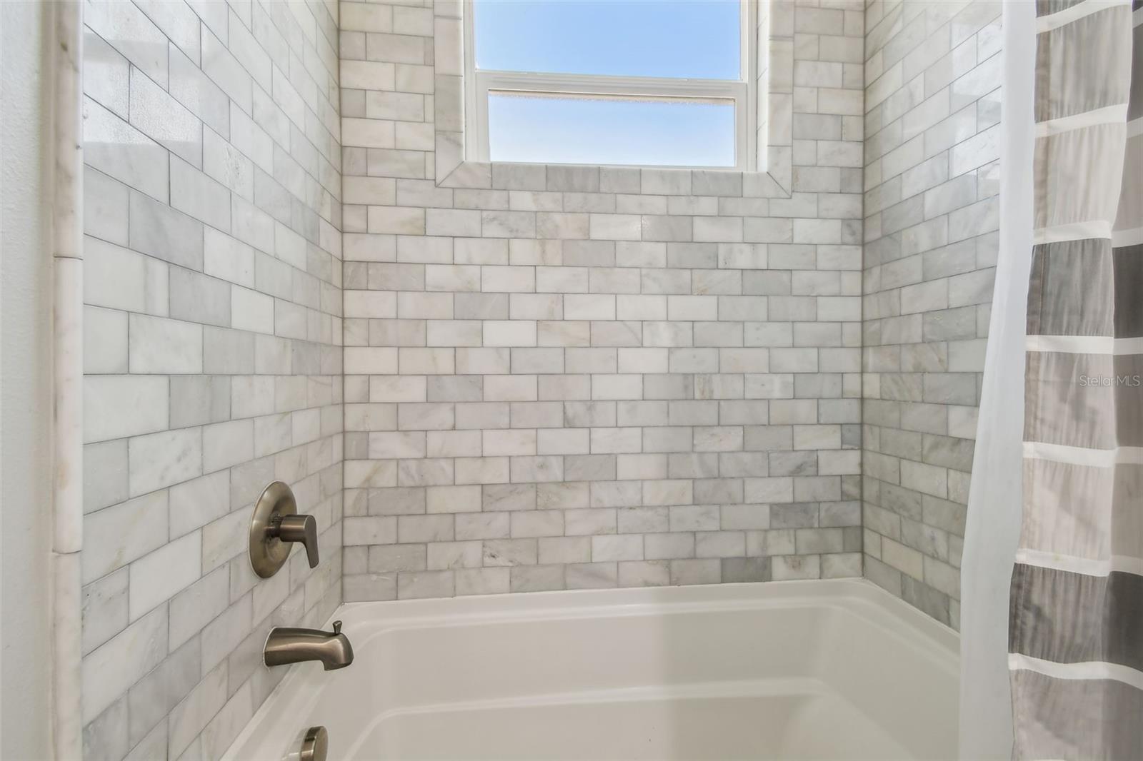 Listing photo id 39 for 720 22nd Street