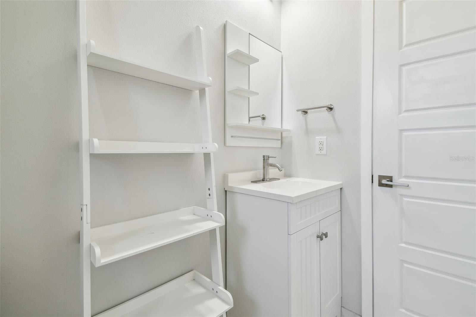 Listing photo id 40 for 720 22nd Street