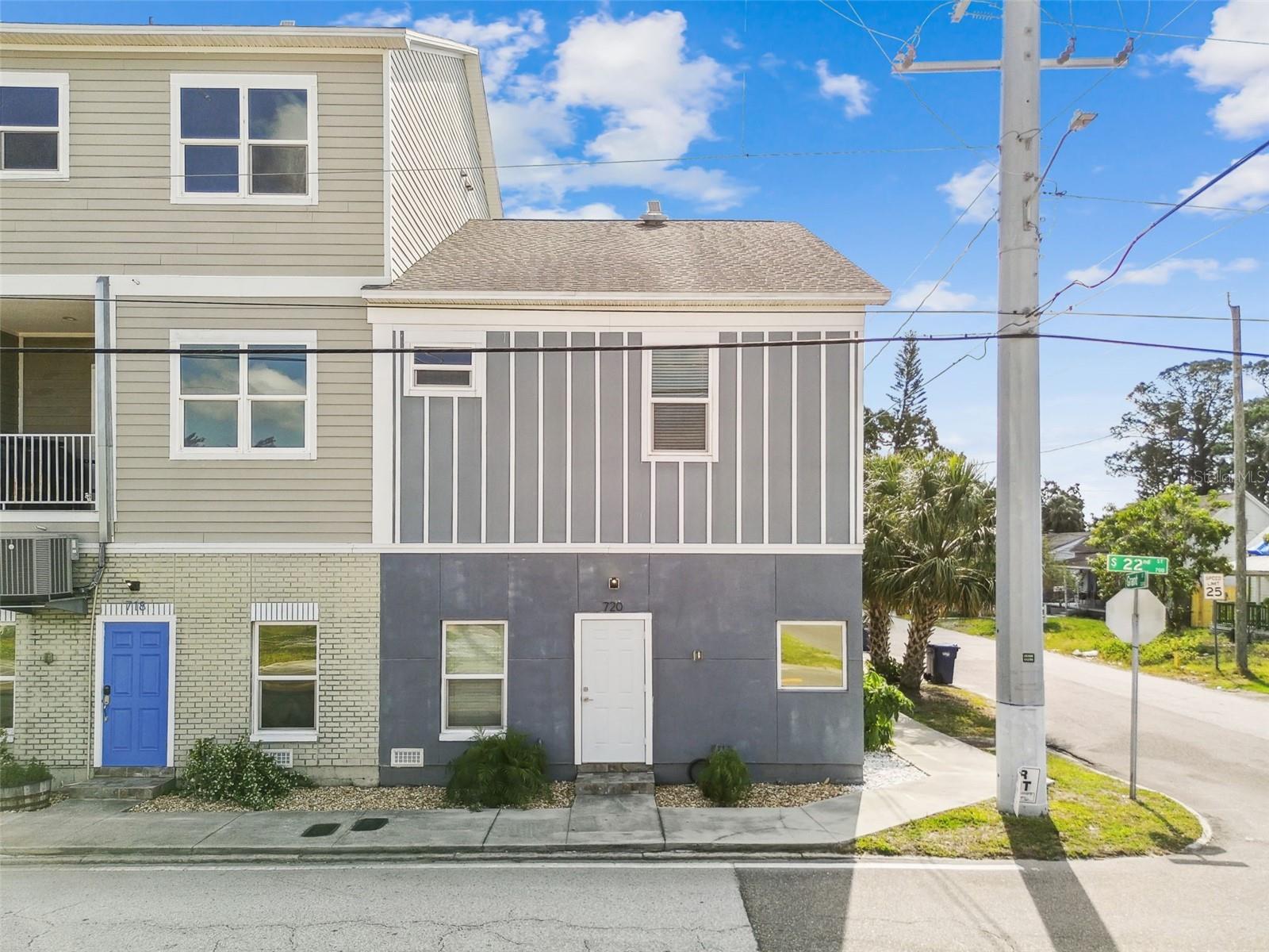Listing photo id 50 for 720 22nd Street
