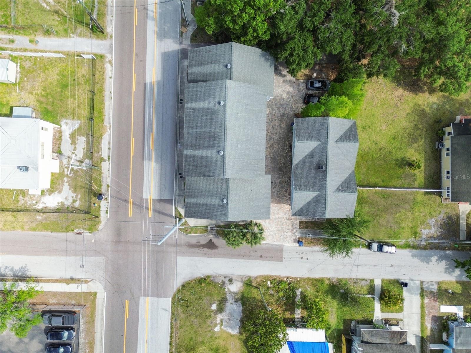Listing photo id 52 for 720 22nd Street