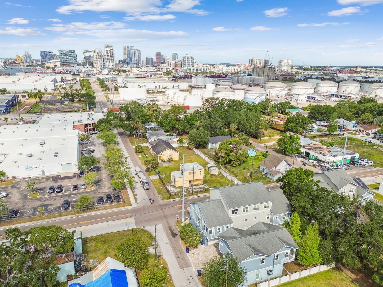 Listing photo id 53 for 720 22nd Street