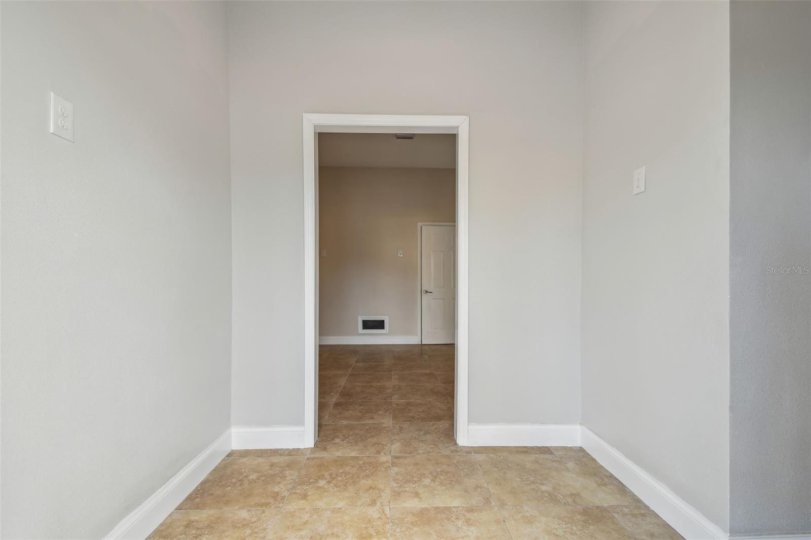 Listing photo id 7 for 720 22nd Street