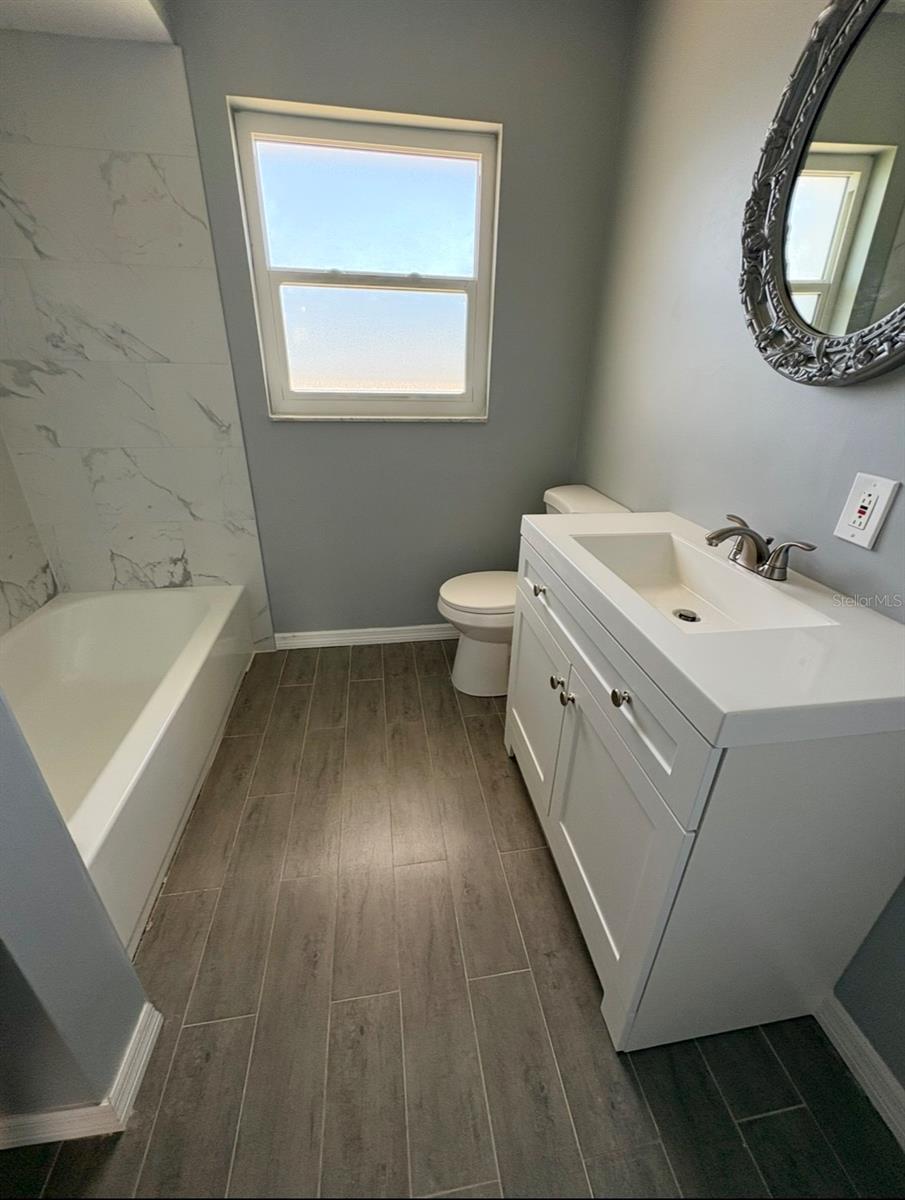 Image 9 of 26 For 5530 Windward Way