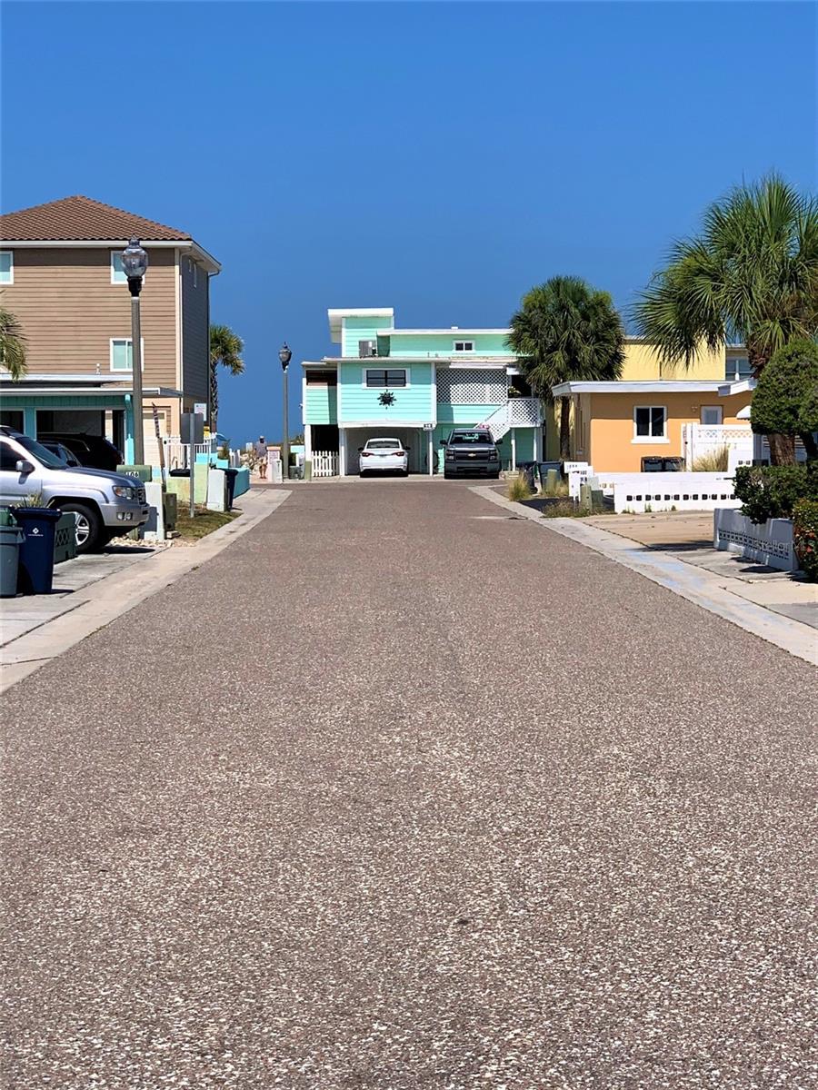 Image 12 of 17 For 17688 Gulf Boulevard 201