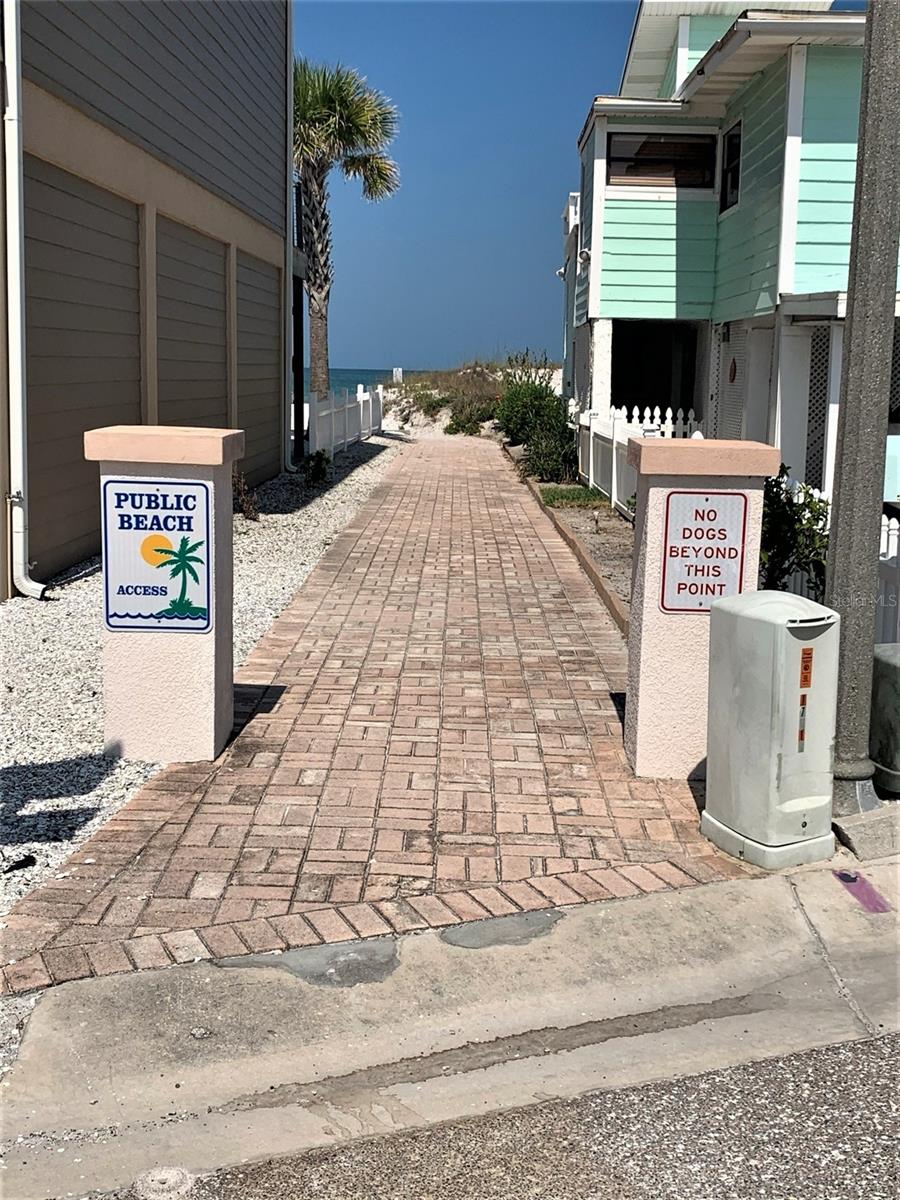 Image 13 of 17 For 17688 Gulf Boulevard 201