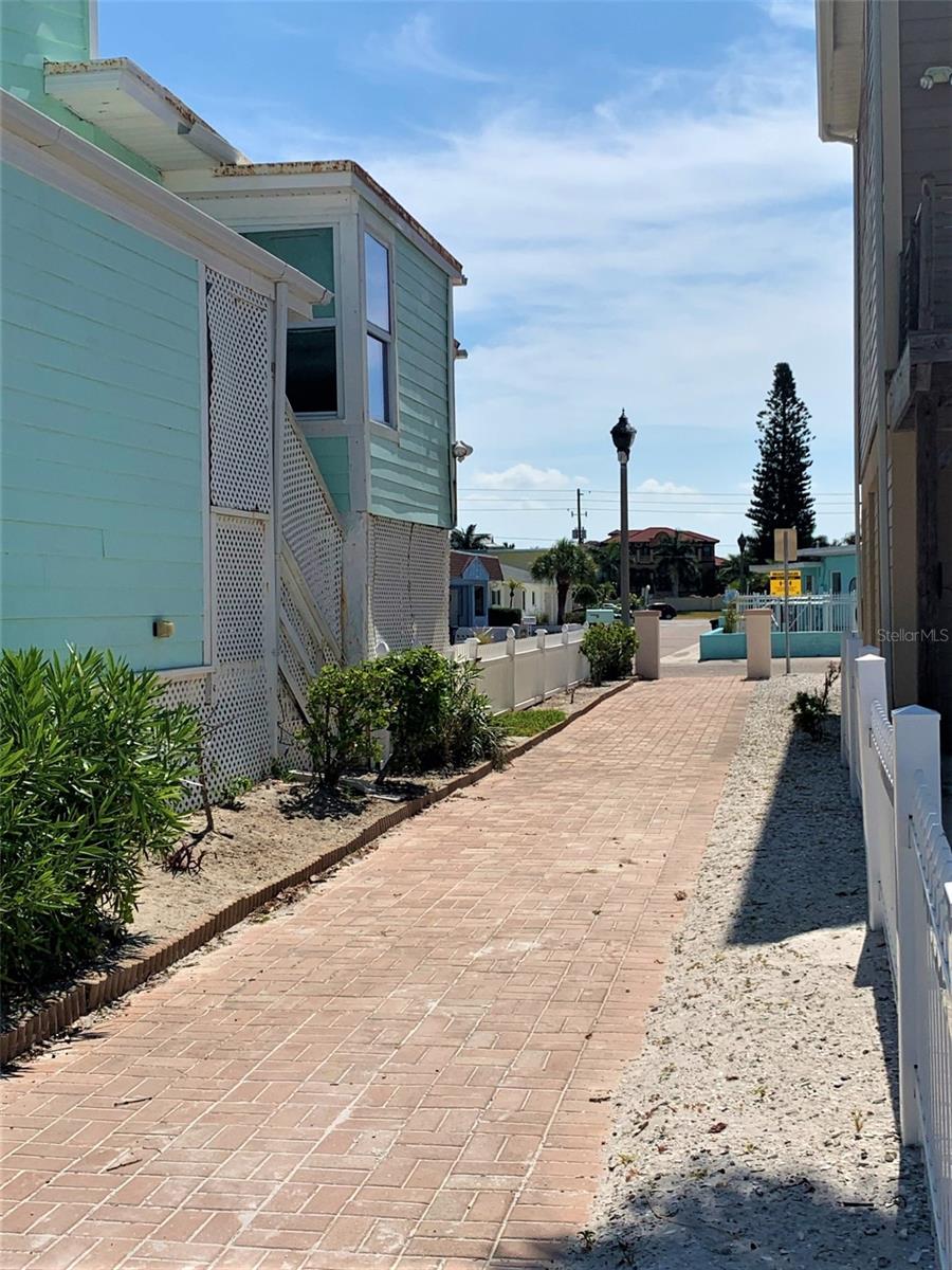 Image 14 of 17 For 17688 Gulf Boulevard 201