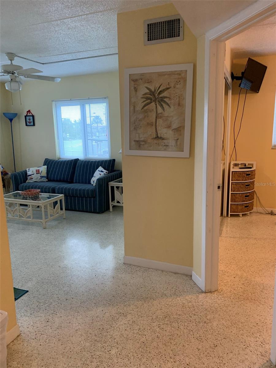 Image 7 of 17 For 17688 Gulf Boulevard 201