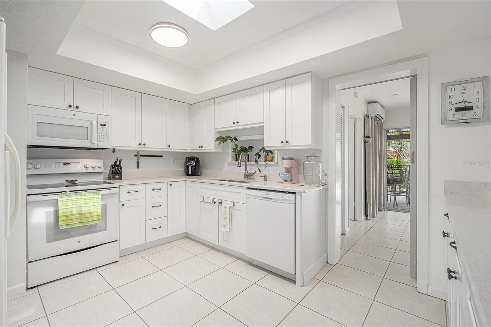 Image 11 of 42 For 736 85th Avenue N