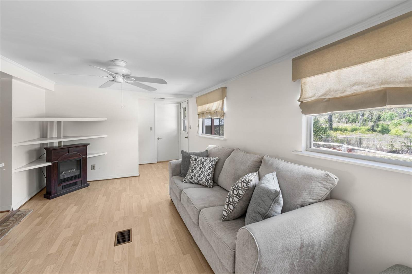 Image 14 of 34 For 8181 Filson Street
