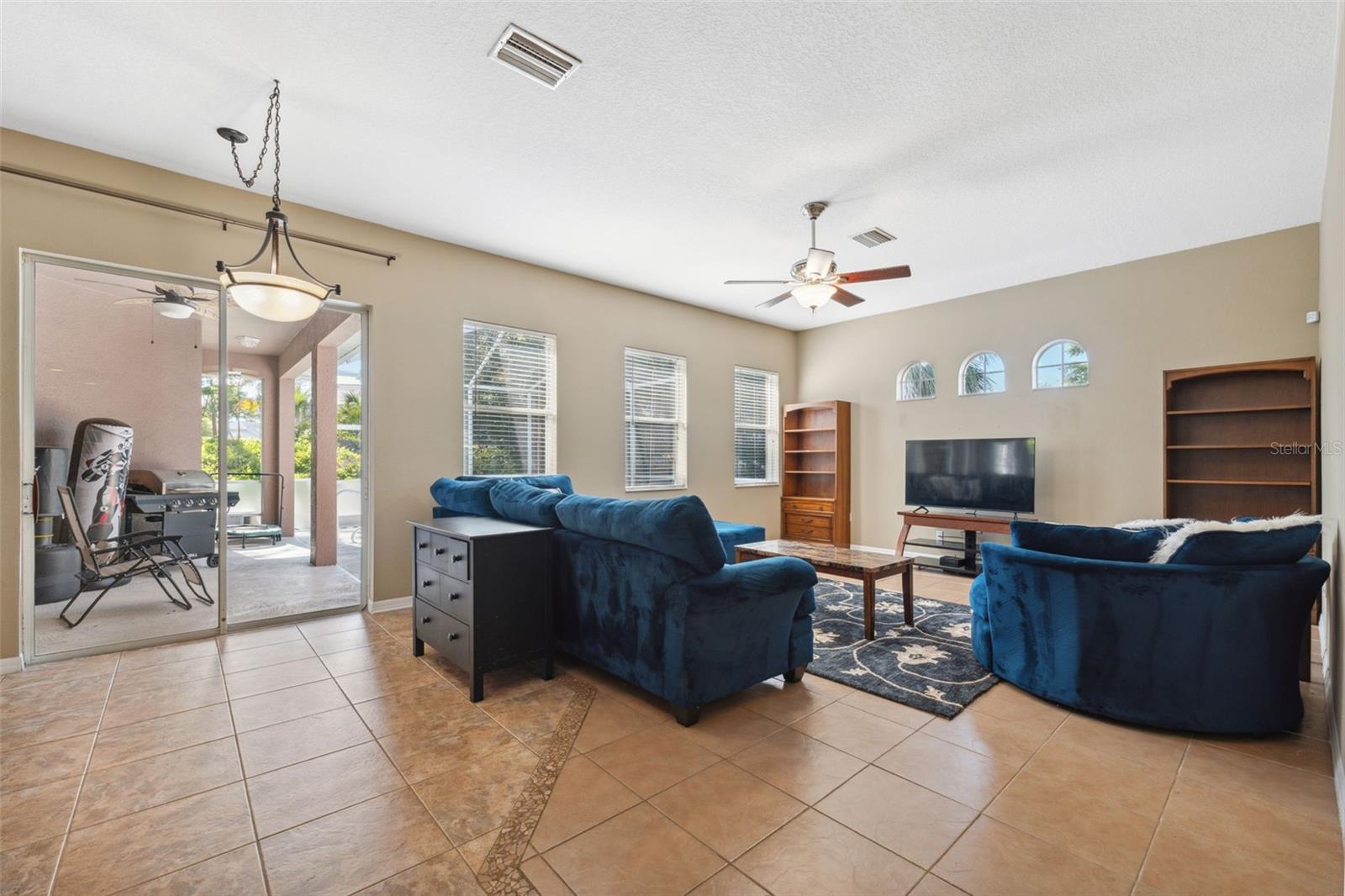 Image 19 of 47 For 9127 Irondale Lane