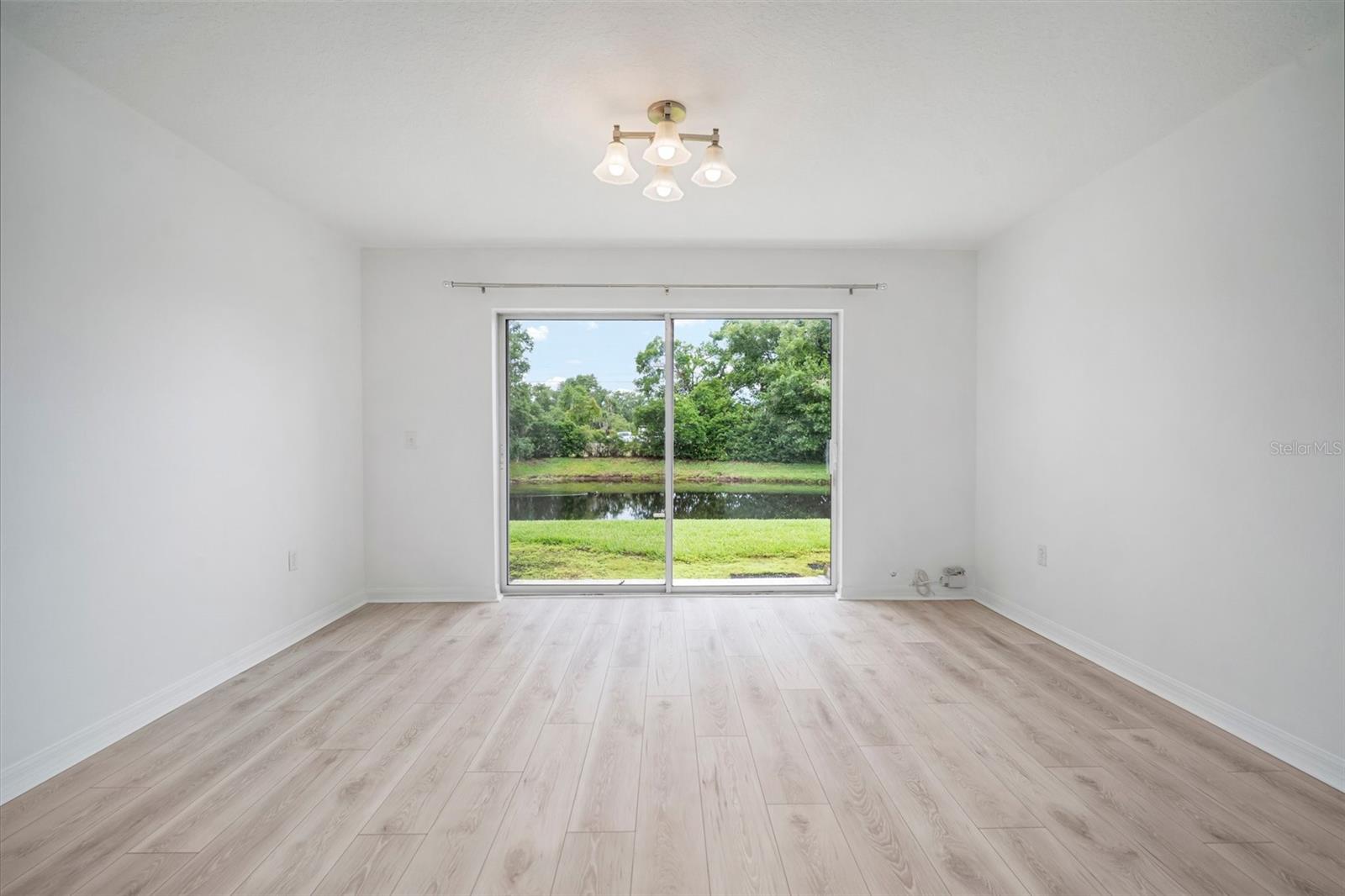 Image 8 of 42 For 6831 Dartmouth Hill Street
