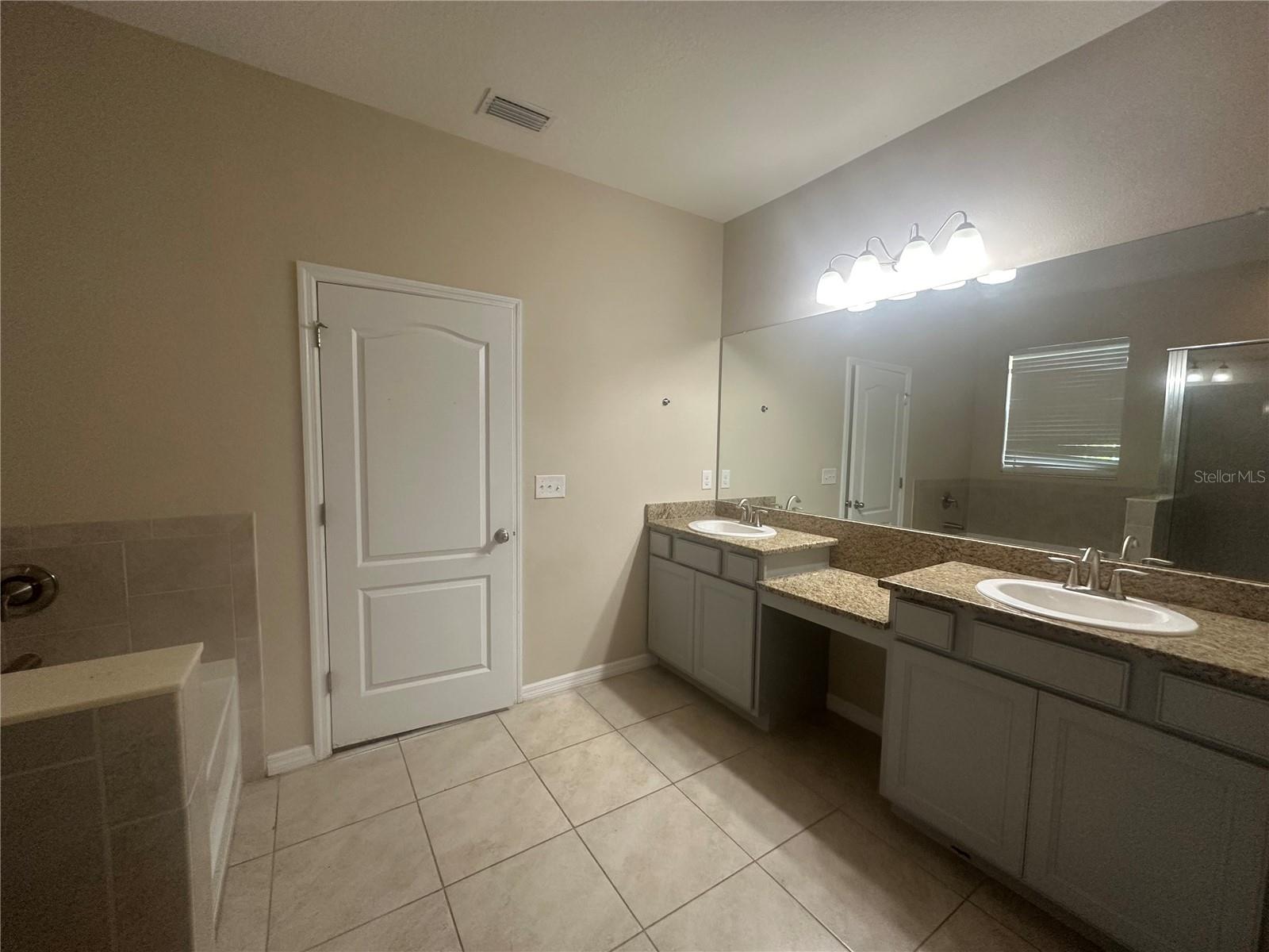 Image 14 of 24 For 6309 Lantern View Place