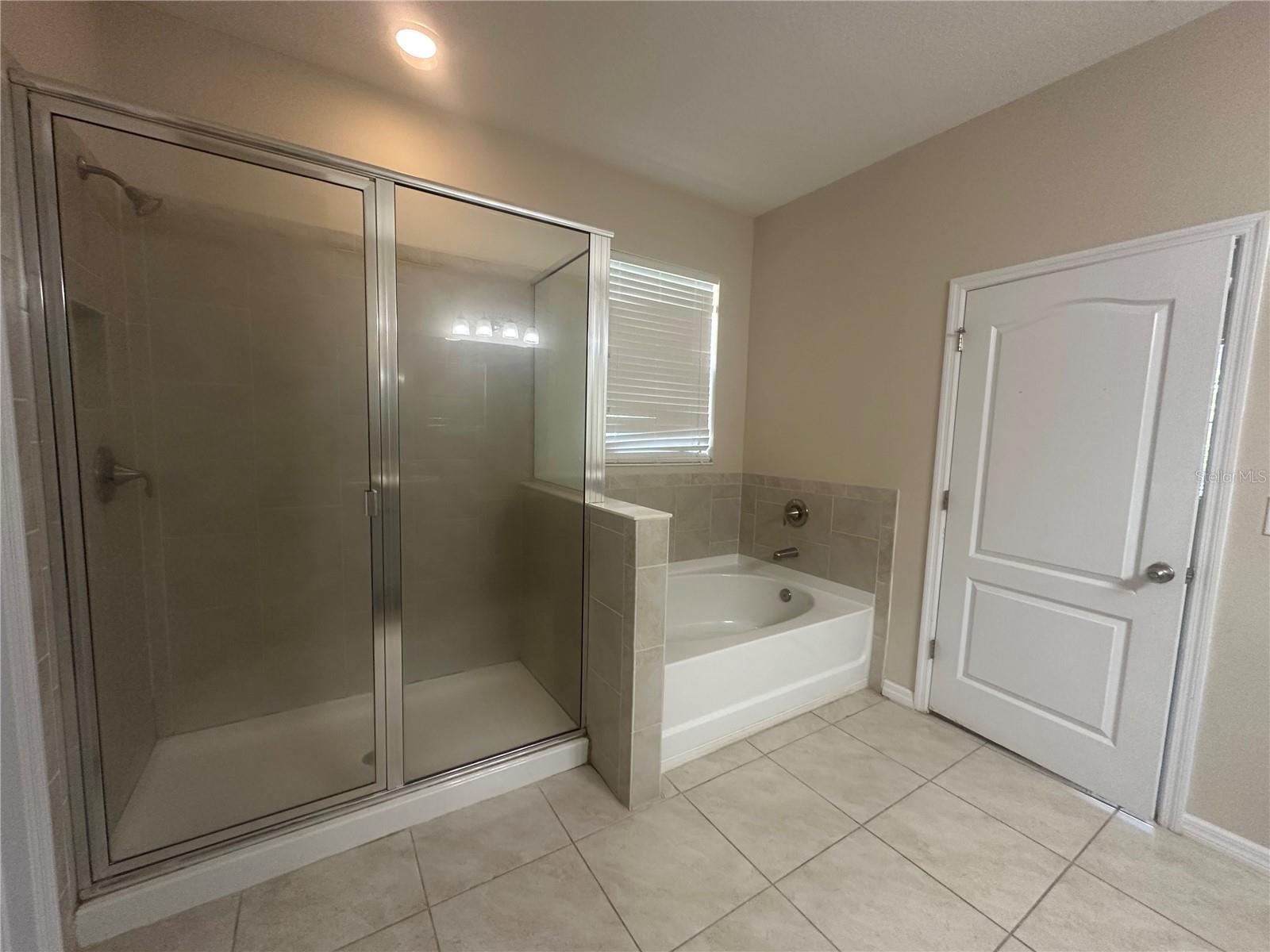 Image 15 of 24 For 6309 Lantern View Place
